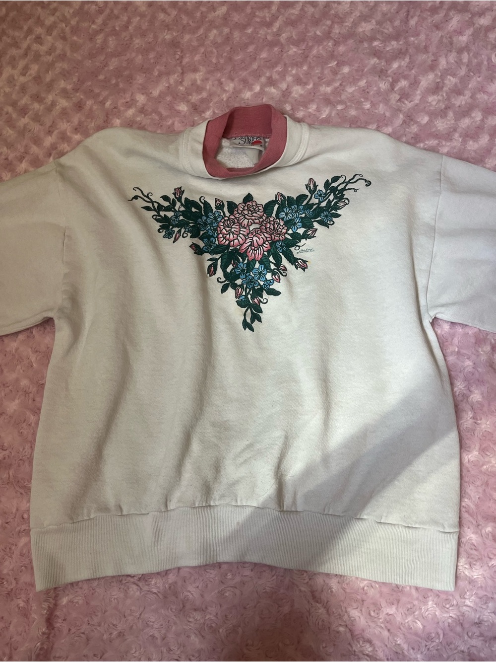 Vintage Morning Sun Cream Sweatshirt with Rose Pink Collar